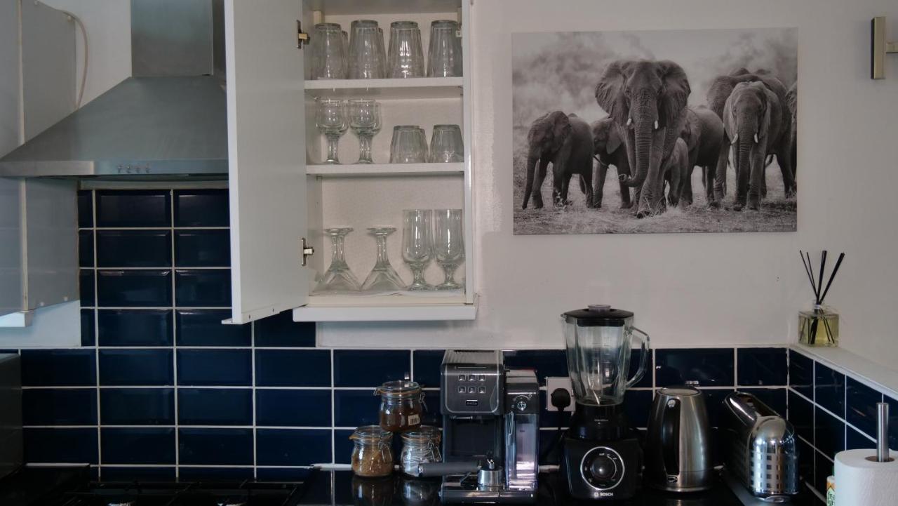 Milton Keynes Luxury Short Stay House With Wifi And Free Parking Wolverton  المظهر الخارجي الصورة